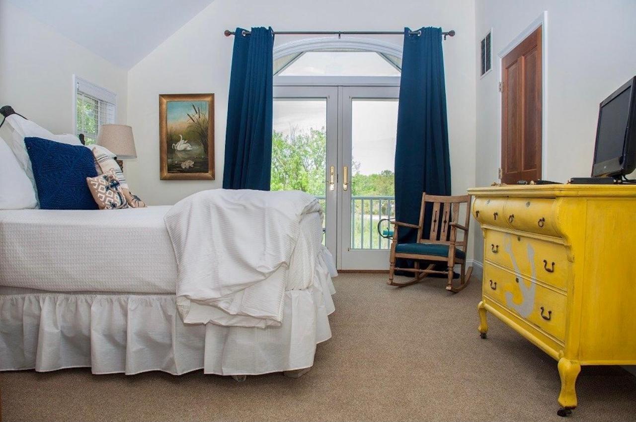 Inn At Haven Harbour Rock Hall Екстериор снимка
